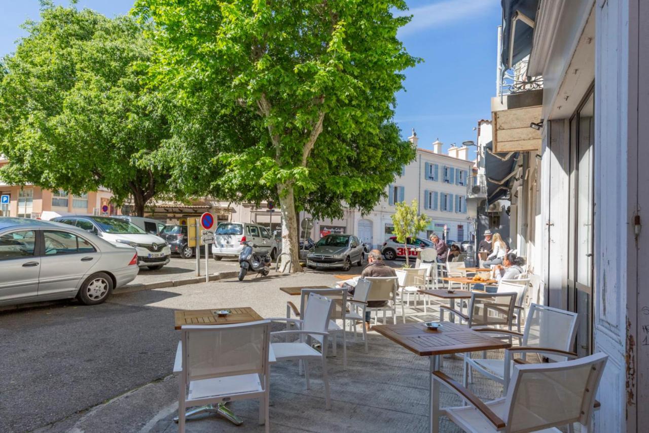 Place Amiral Barnaud Antibes Exterior foto